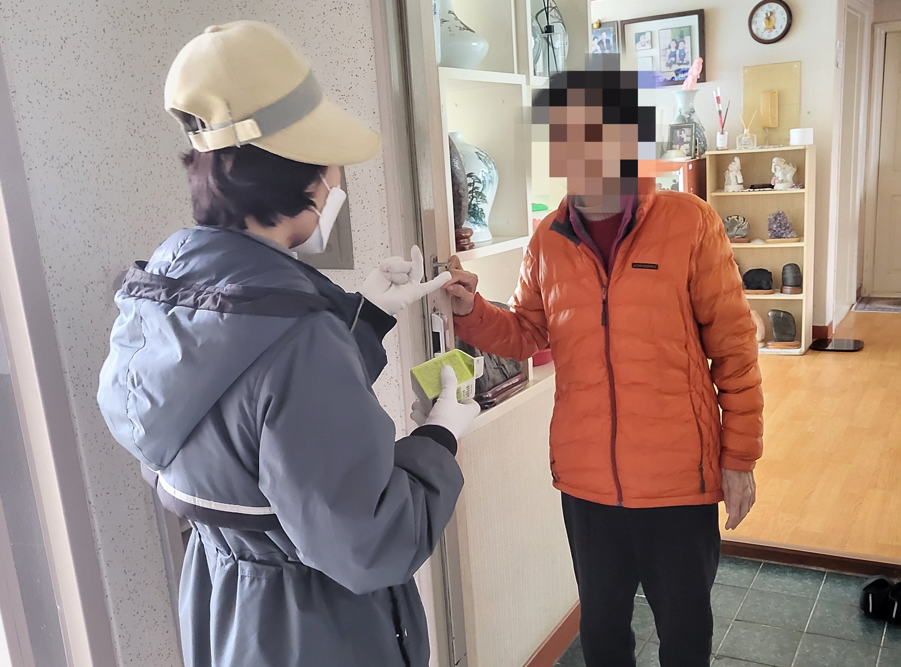 연수구는 사회적 고립이 우려되는 저소득 취약계층을 대상으로 한 다양한 지원 사업을 펼치고 있다